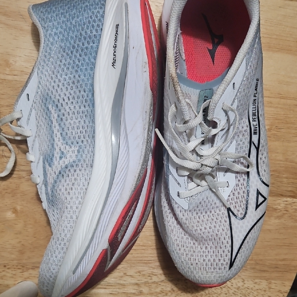 Mizuno White and Black Running Shoes